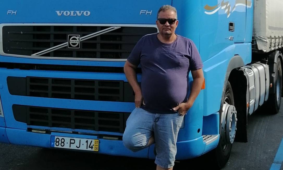 
O caminhoneiro Anízio Tavares diz que ainda não conseguiu perceber bem o cenário político português
Foto:
/
Arquivo pessoal
