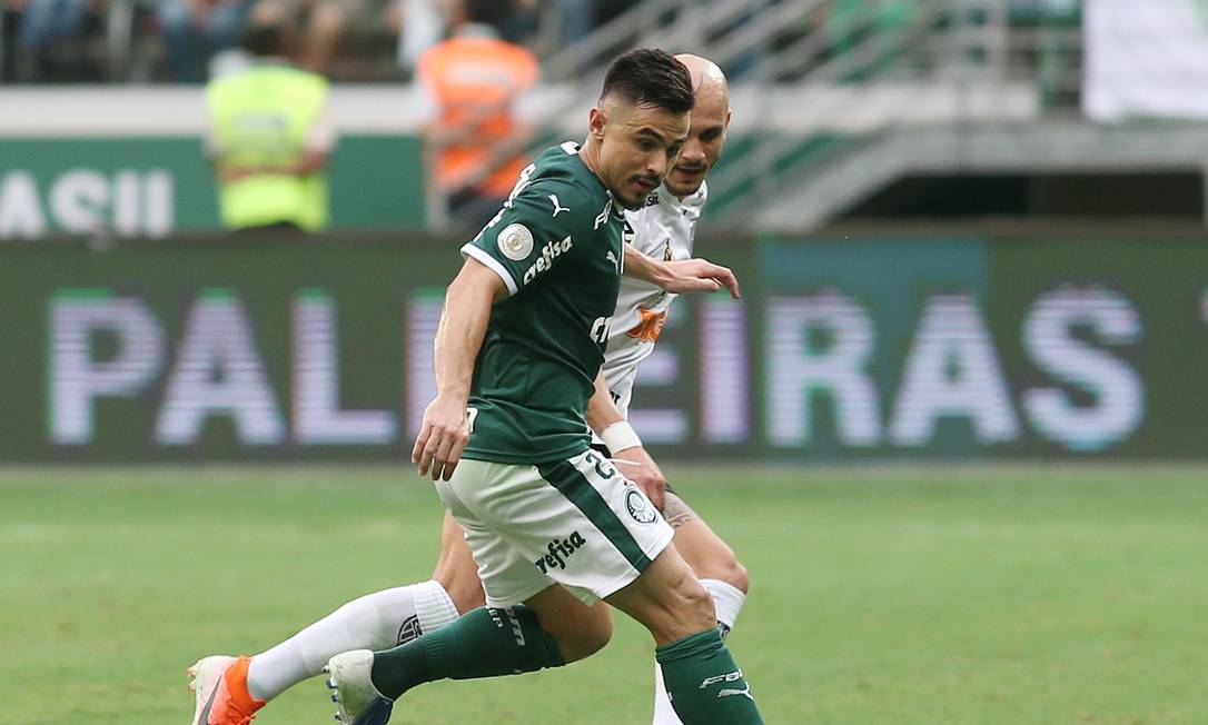 Palmeiras empata a jogar com menos um, Flamengo e Atlético Mineiro