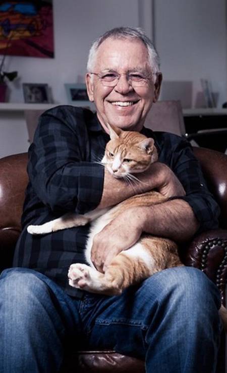 Nelson Motta e seu gato Foto: Arquivo pessoal