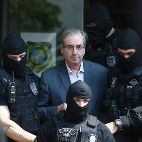Preso desde 2016, o ex-presidente da Câmara Eduardo Cunha (PMDB-RJ) não poderá ser beneficiado por cumprir prisão preventiva em outros processos no âmbito da Lava-Jato. Foto: Geraldo Bubniak / Agência O Globo