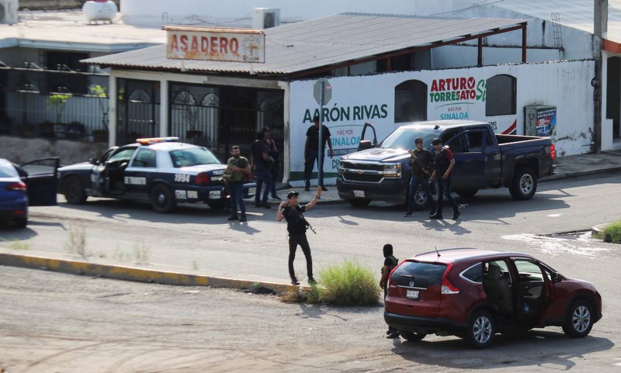Traficantes do Cartel de Sinaloa obrigam polícia do México a libertar