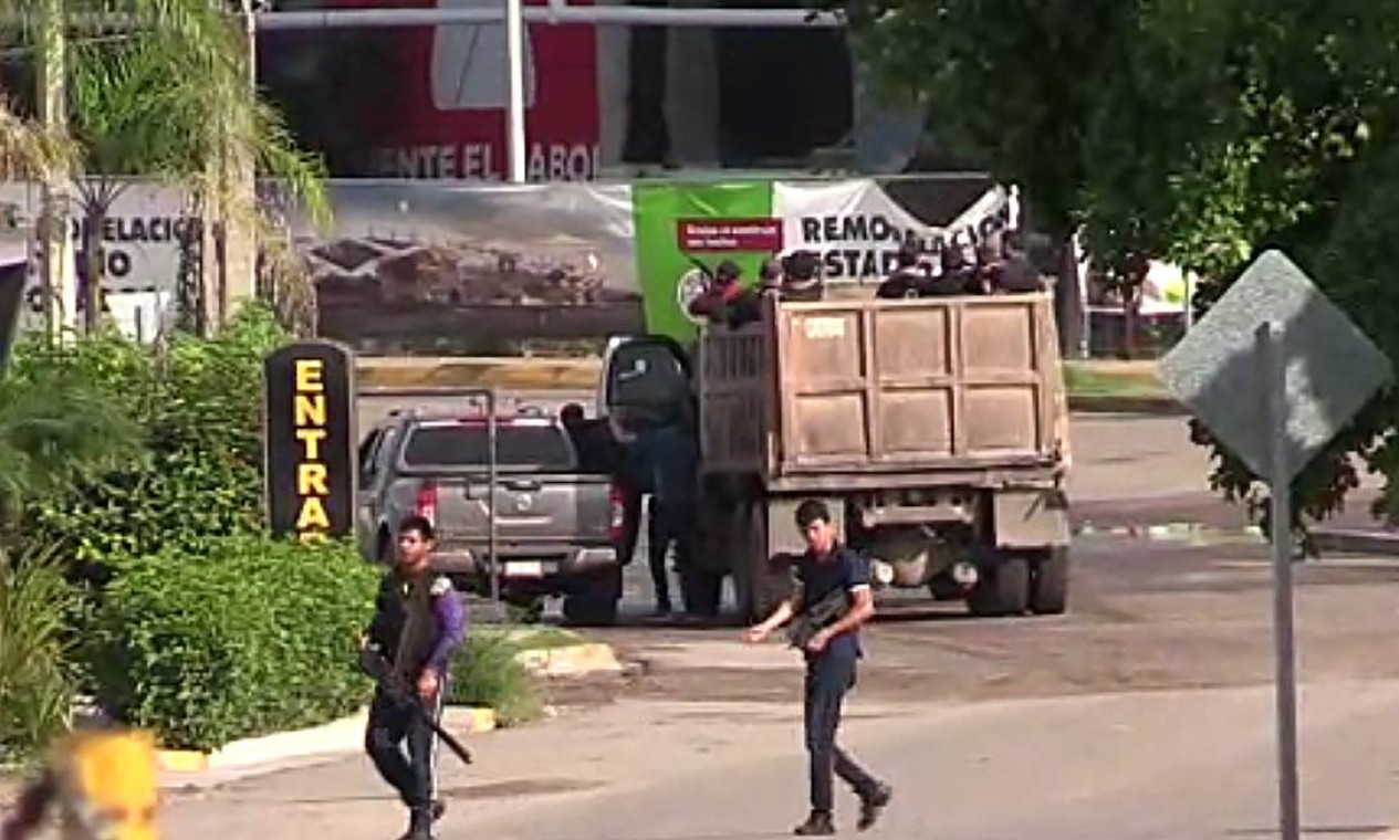 Traficantes do Cartel de Sinaloa obrigam polícia do México a libertar