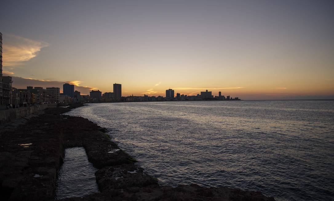Imagem da região central de Havana. Novo pacote de sanções dos EUA limita acesso a aeronaves e peças para companhias baseadas no país Foto: Daniel Marenco / Agência O Globo