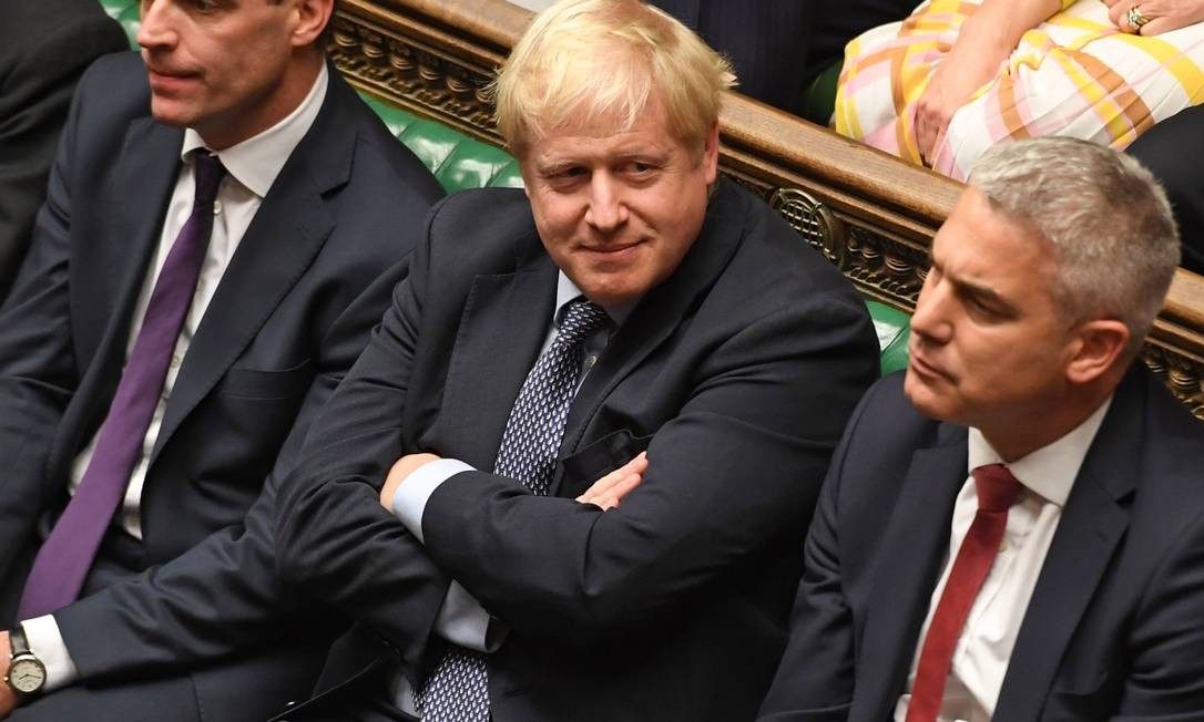 Resultado de imagem para o primeiro ministro Boris Johnson perde no Parlamento e o Brexit fica adiado"