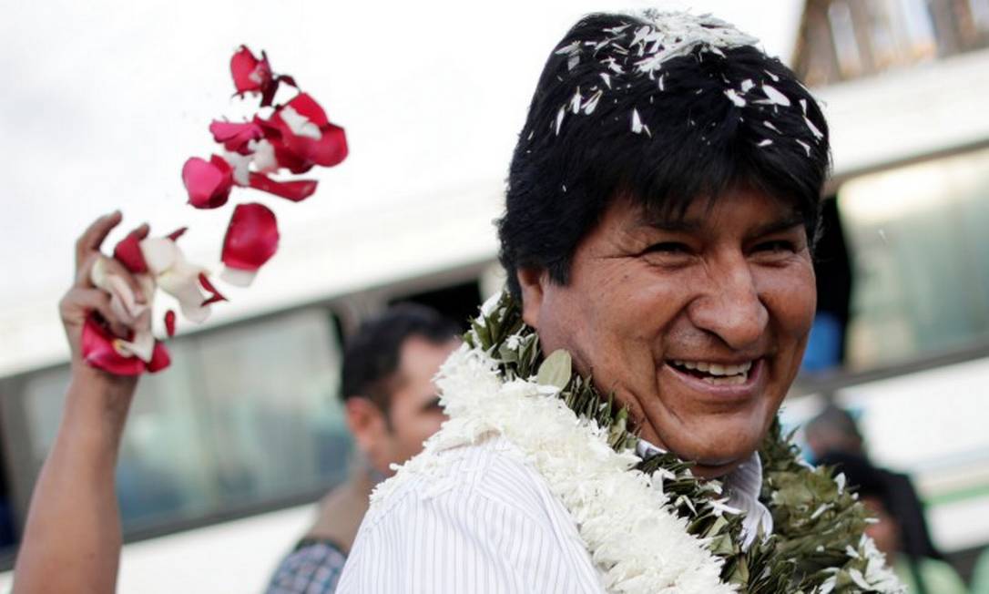 Presidente Evo Morales, enquanto chegava para votar na Bolívia Foto: UESLEI MARCELINO / REUTERS