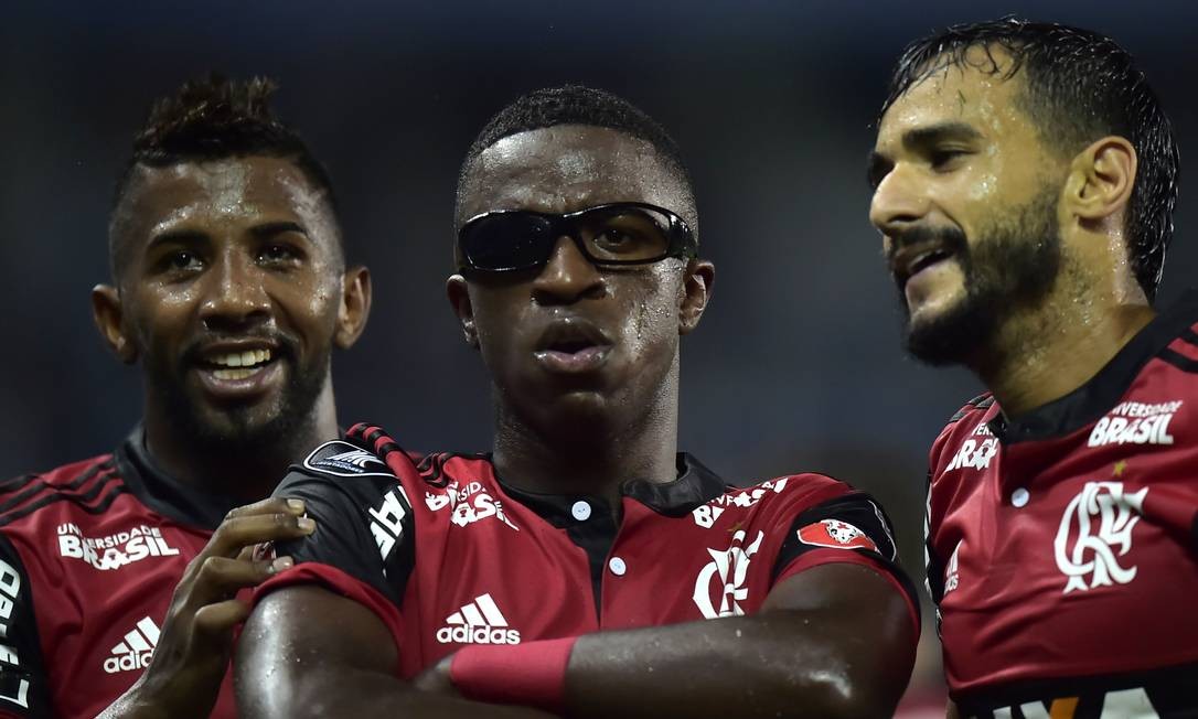 Vinicius Junior comemora seu gol contra a Emelec do Equador durante partida no estádio George Capwell, em Guayaquil, Equador Foto: RODRIGO BUENDIA / AFP - 14/03/2018