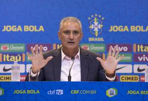 Tite é bombardeado com perguntas sobre o Flamengo de Jorge Jesus Foto: Lucas Figueiredo / CBF/Divulgação