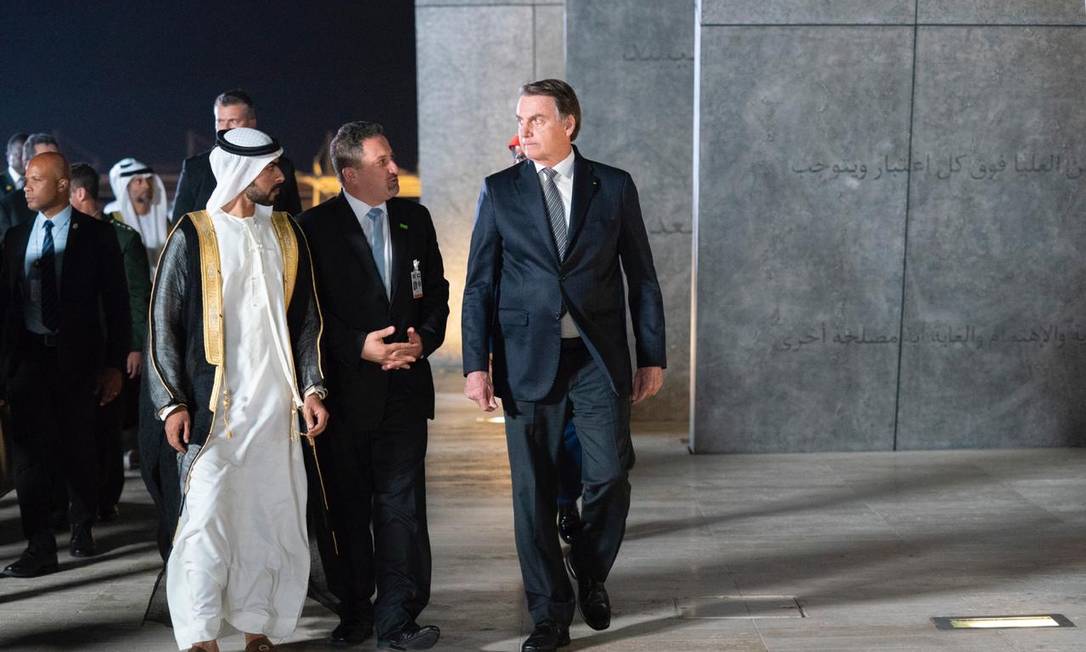 O presidente Jair Bolsonaro é recebido pelo xeque Khalifa bin Tahnoun Al Nahyan em Abu Dhabi Foto: Divugação/Governo dos Emirados Árabes Unidos 