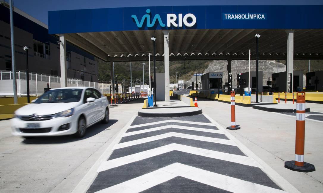 A praça de pedágio da Transolímpica: hoje, valor é de R$ 7,80 Foto: Guito Moreto / Agência O GLOBO