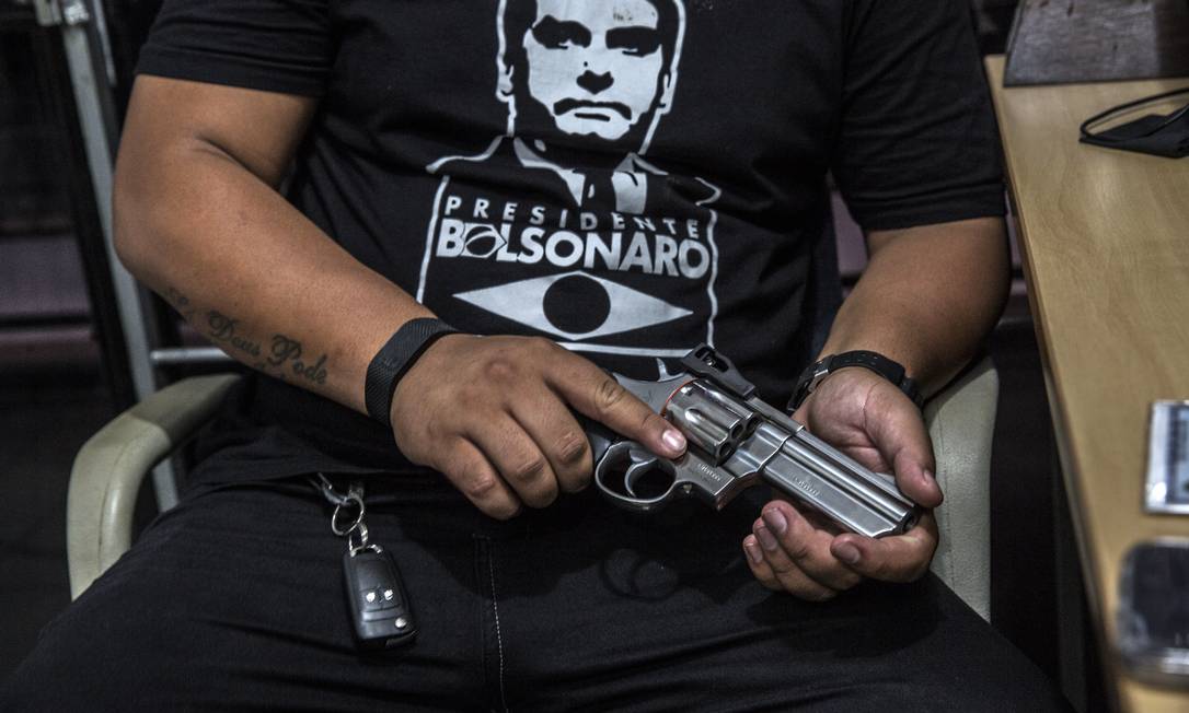 Bolsonaro fez jogada de xadrez 4D ou puxou revólver sem munição