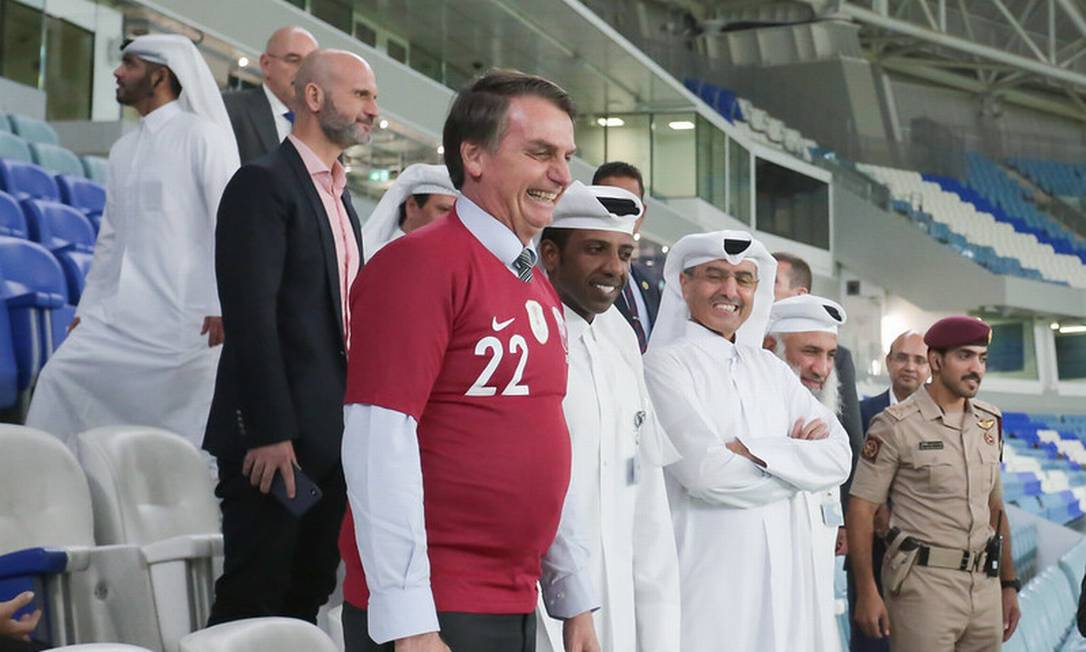 Bolsonaro visita ao estádio de futebol Al Janoub, em Doha, no Catar. Foto: Valdenio Vieira / Presidêmcia/ divulgação