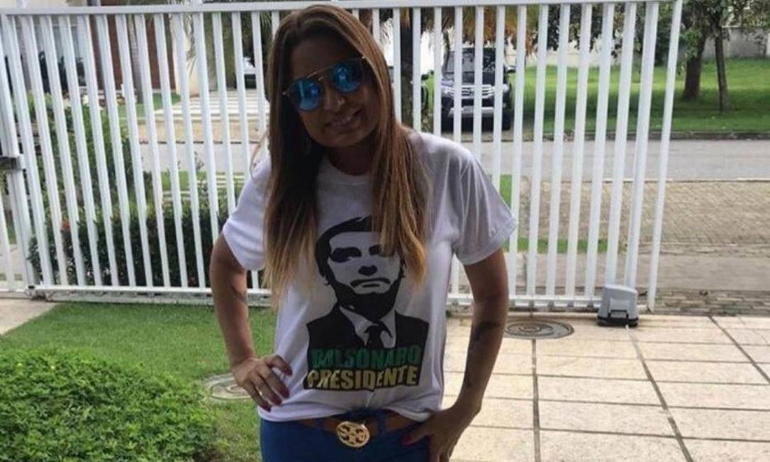 Nas redes sociais, a promotora Carmen Elisa Bastos se mostrou eleitora de Bolsonaro Foto: Reprodução
