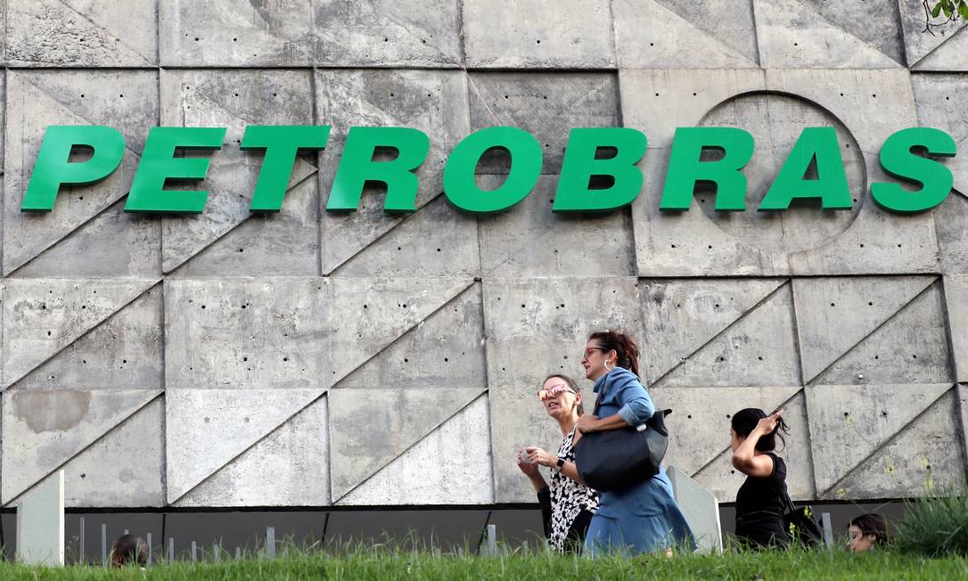 Na visão de especialistas, valor das indenizações que teriam de ser feitas à Petrobras teria sido a principal razão para que empresas estrangeiras desistissem de fazer ofertas Foto: Sergio Moraes/REUTERS/16-10-2019