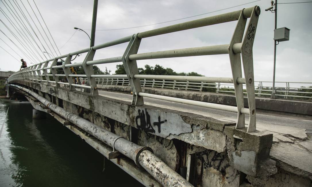 Relatório aponta que Ponte Velha, na Barra, precisa ser interditada pelo 'estado precário' Foto: Ana Branco / Agência O Globo