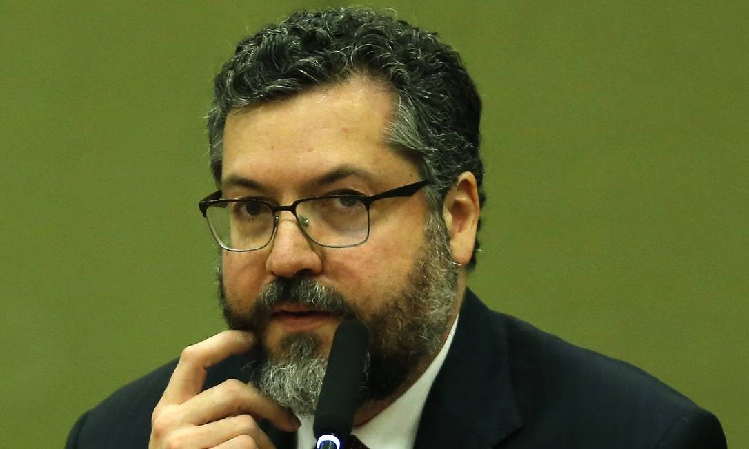 Ernesto Araújo diz que retaliação dos EUA 'não preocupa' governo brasileiro 