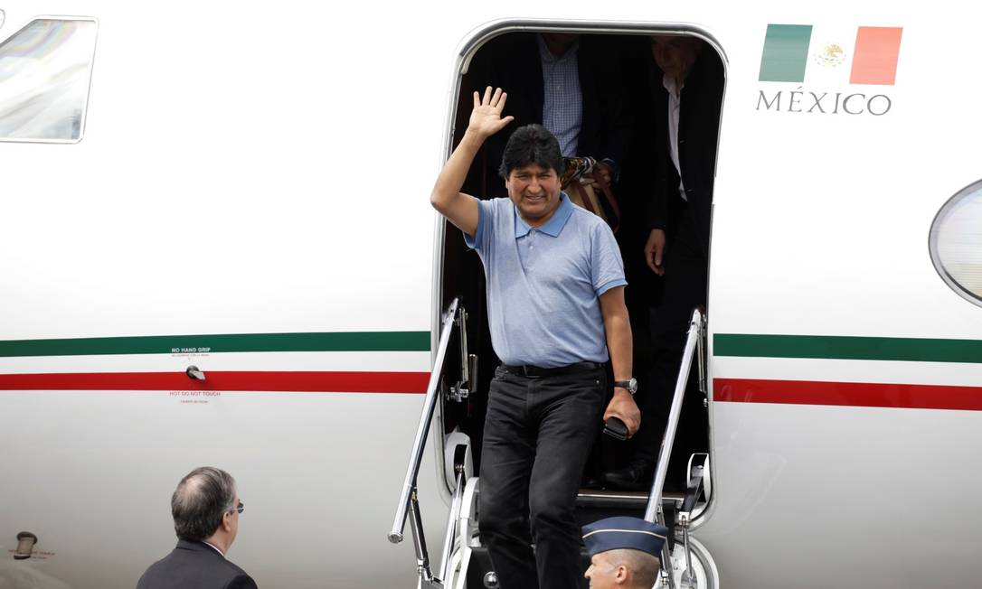 Presidente Evo Morales desembarca na Cidade do México, após receber asilo Foto: LUIS CORTES / REUTERS