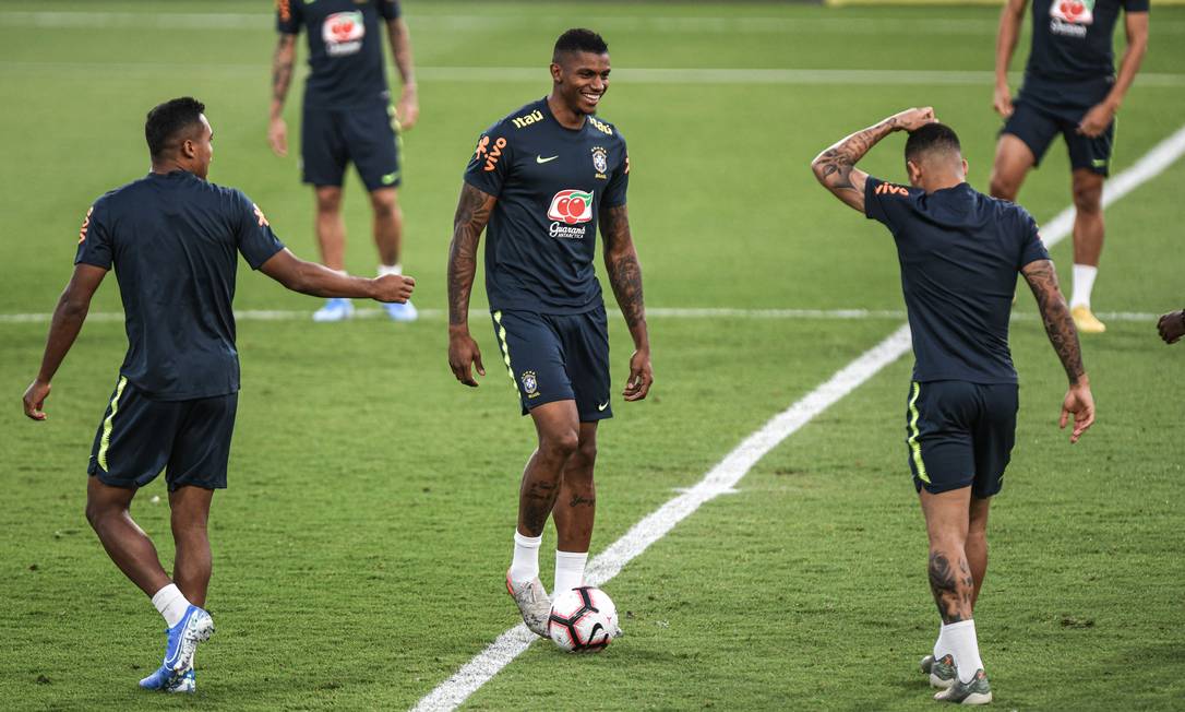 Espero voltar à Seleção, afirma Wesley Moraes em sua apresentação como  jogador do Inter