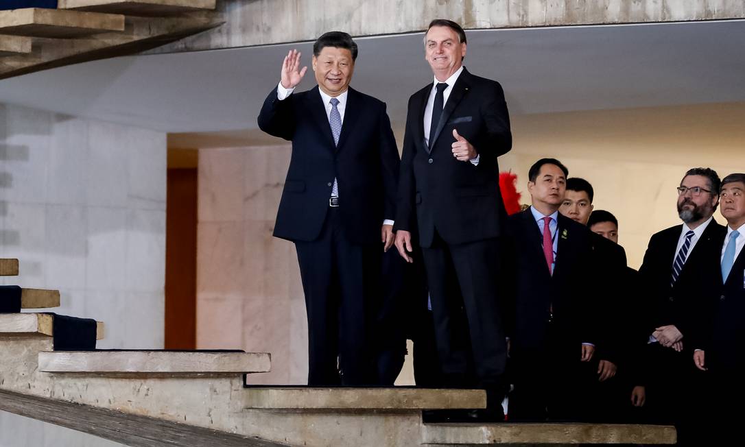O presidente Jair Bolsonaro e o presidente da China, Xi Jiping, antes da cúpula do Brics Foto: Alan Santos/PR