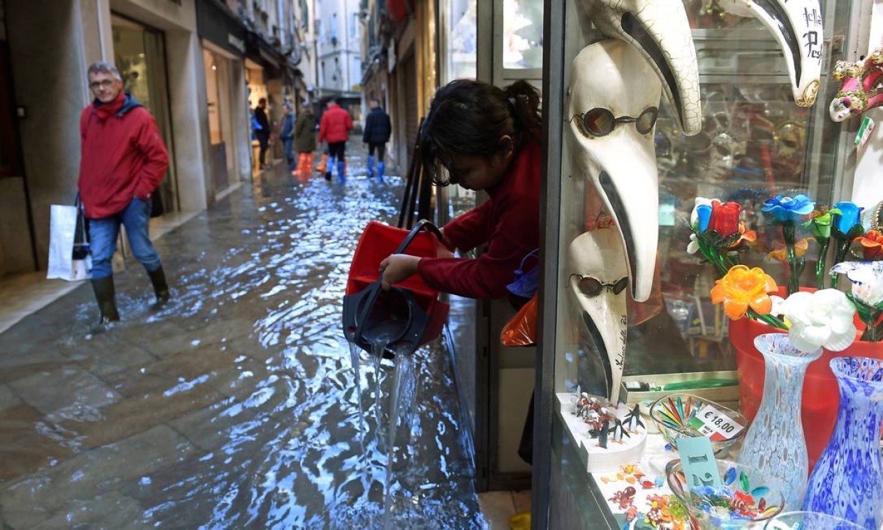 Veneza em estado de alerta por nova maré alta - Mundo - Jornal NH