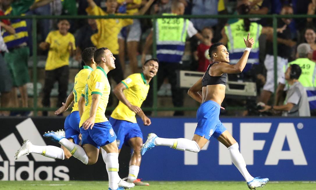 Brasil conquista virada heroica sobre a França e vai à final do Mundial sub- 17 - Gazeta Esportiva