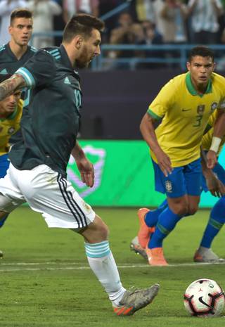 Brasil Perde Para A Argentina Com Gol De Messi E Chega Ao Quinto Jogo ...