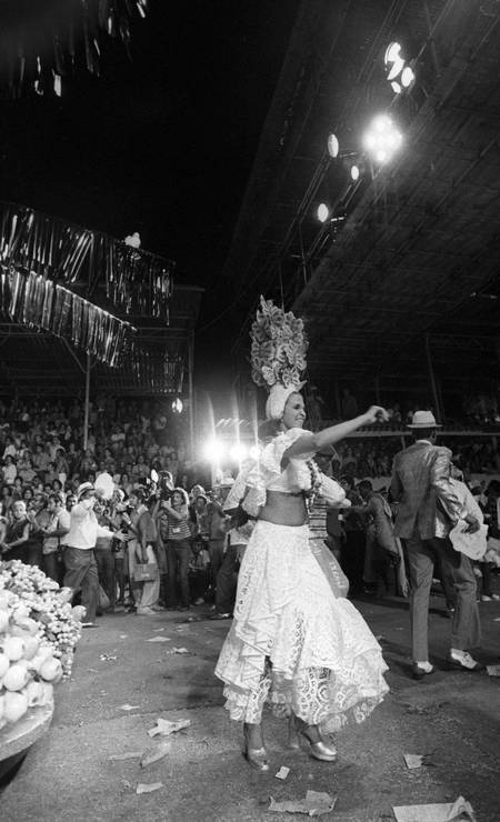 O último carnaval de Leila Diniz foi desfilando pela escola de samba Império Serrano Foto: Arquivo O Globo / Agência O Globo