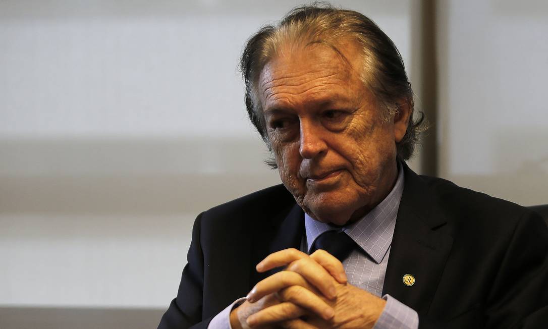O presidente do PSL, Luciano Bivar Foto: Jorge William / Agência O Globo