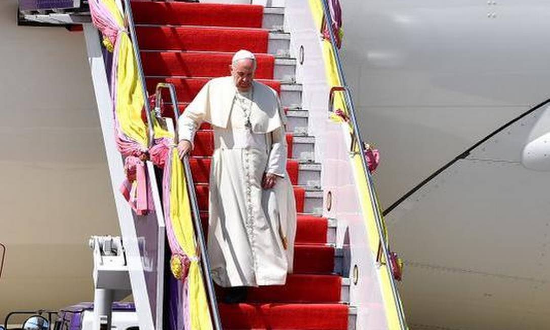 Papa deixou Roma com destino à Tailândia Foto: AFP