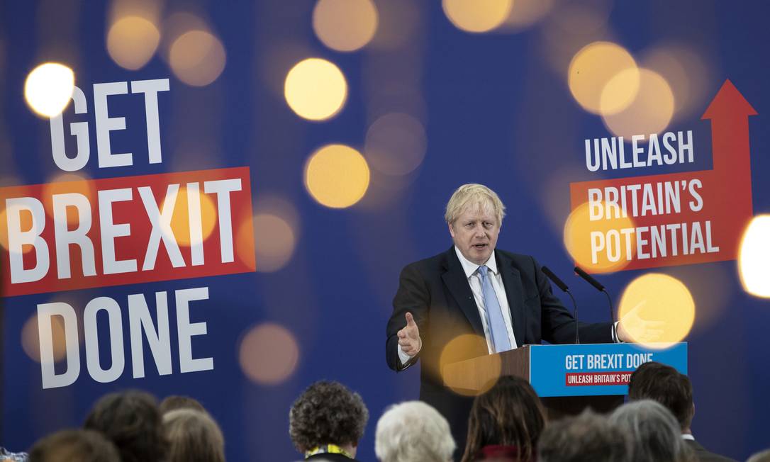 
O premier britânico Boris Johnson discurso em evento de campanha nesta quarta na localidade de Callestick: acusação de que NHS estaria a venda é uma ‘estupidez’, afirmou
Foto:
POOL
/
Dan Kitwood/REUTERS

