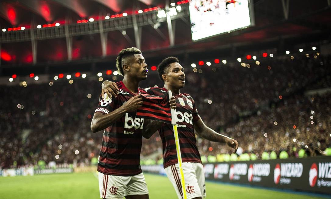 Bruno Henrique, três vezes, e Vitinho fizeram os gols dos 4 a 1 do Flamengo sobre o Ceará Foto: Guito Moreto / Guito Moreto