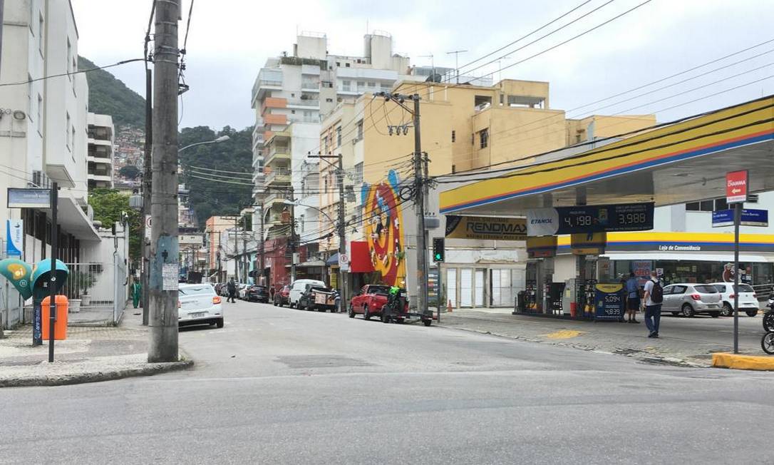 Atropelamento aconteceu na esquina entre as ruas Mena Barreto e a São João Batista Foto: Isabela Aleixo