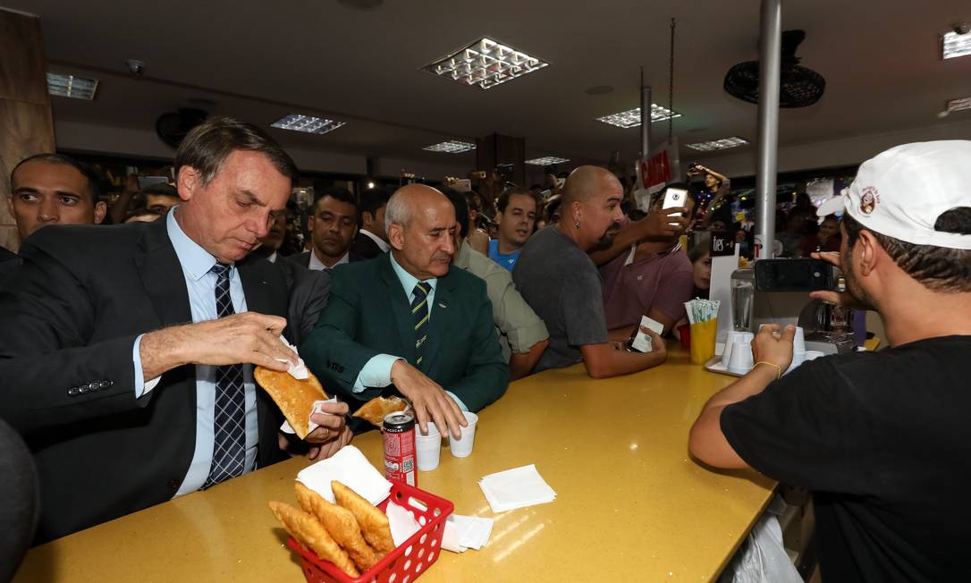 Presidente da República, Jair Bolsonaro, durante visita à Feira dos Importados de Brasília Foto: Marcos Corrêa / PR/Divulgação