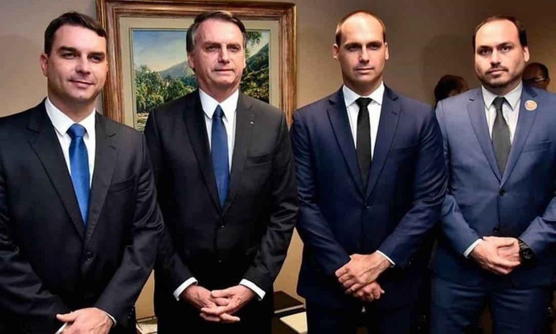 Flávio, Jair, Eduardo e Carlos Bolsonaro Foto: Reprodução