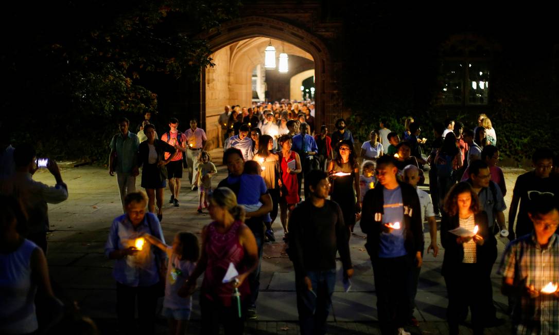 Colegas fazem vigília por Xiyue Wang na Universidade de Princeton, nos EUA, em 2017 Foto: Eduardo Munoz / REUTERS