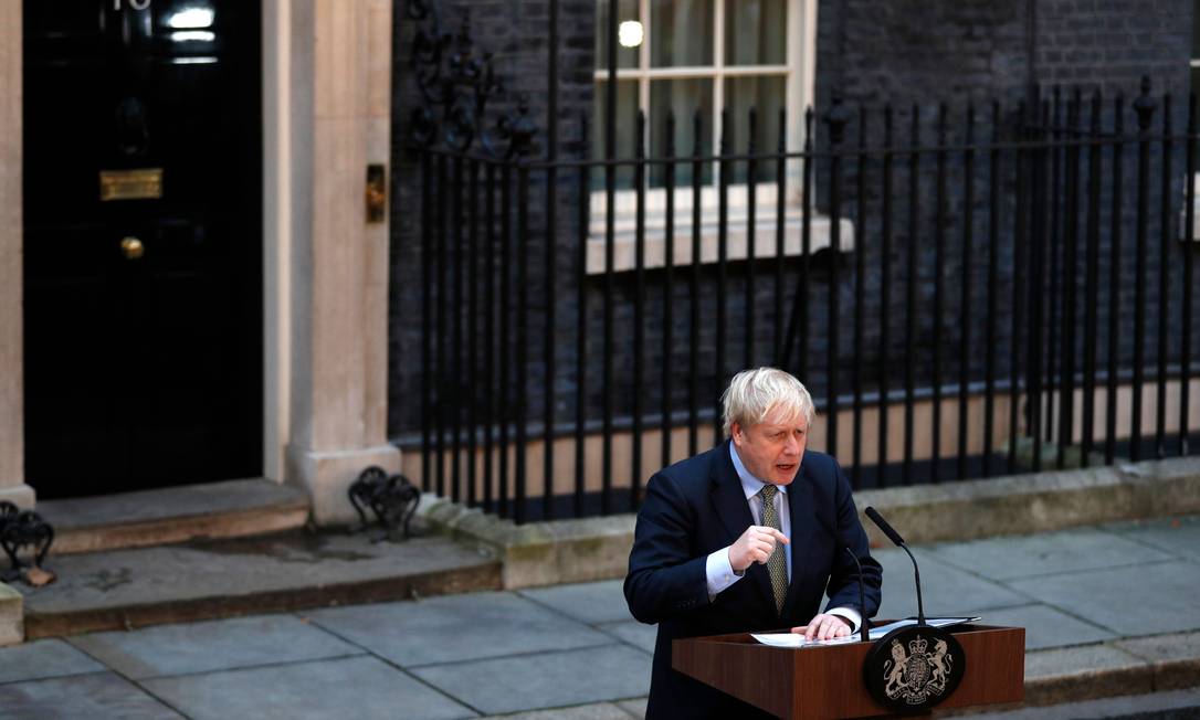 Premier britânico Boris Johnson discursa em Downing Street após vitória eleitoral Foto: ADRIAN DENNIS / AFP
