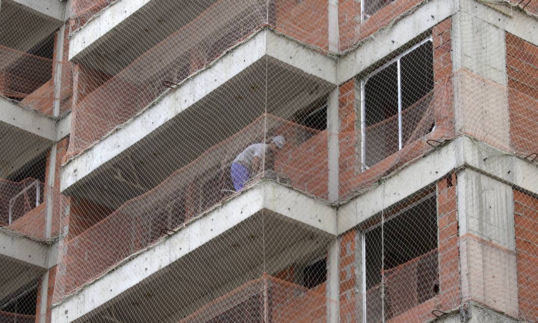 
Trabalhador em obra de construção civil no Rio de Janeiro
Foto:
Domingos Peixoto
/
Domingos Peixoto/3-12-2019
