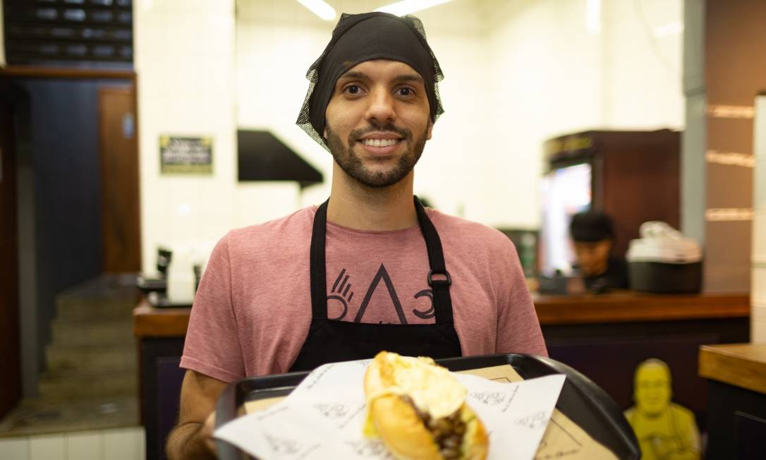 Polêmica culinária: Quem faz o melhor cachorro-quente? Cariocas ou