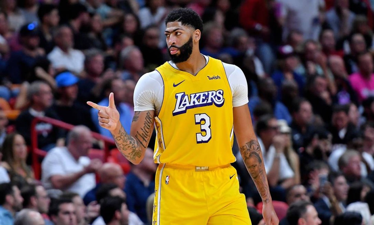 NBA decide adiar jogo entre Lakers e Clippers