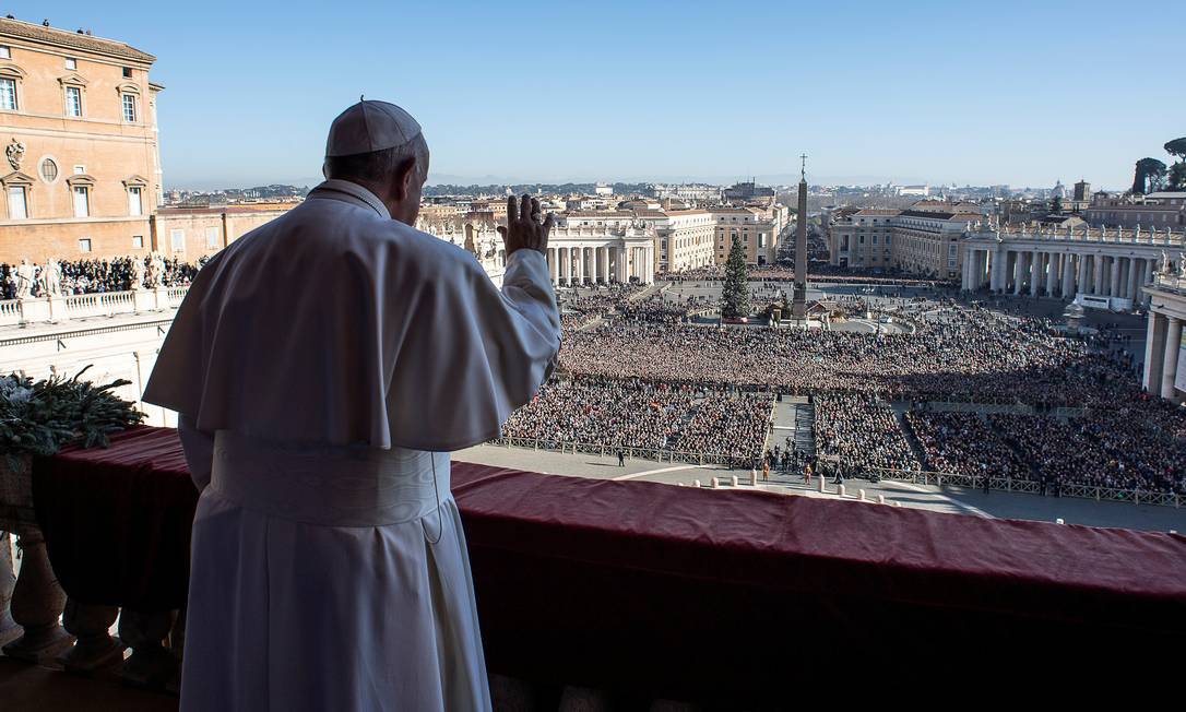 Papa Francisco durante mensagem "Urbi et Orbi" na Basílica de São Pedro, no Vaticano Foto: Vatican Media / via REUTERS