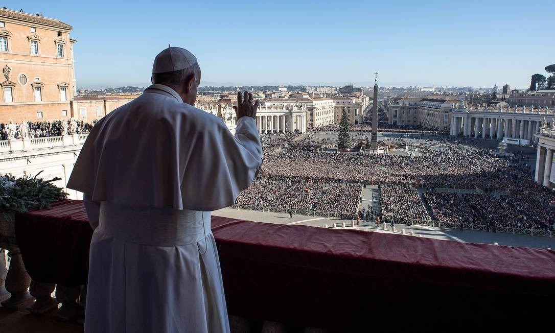 In 2019, Pope Francis greeted from the crowded balcony of St. Peter's Basilica Photo: HO / AFP