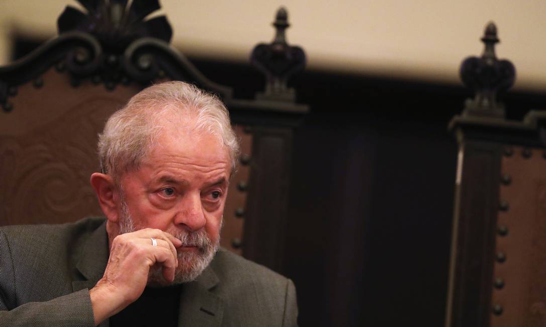 O ex-presidente Lula em lançamento de livro escrito por seus advogados Foto: AMANDA PEROBELLI / REUTERS