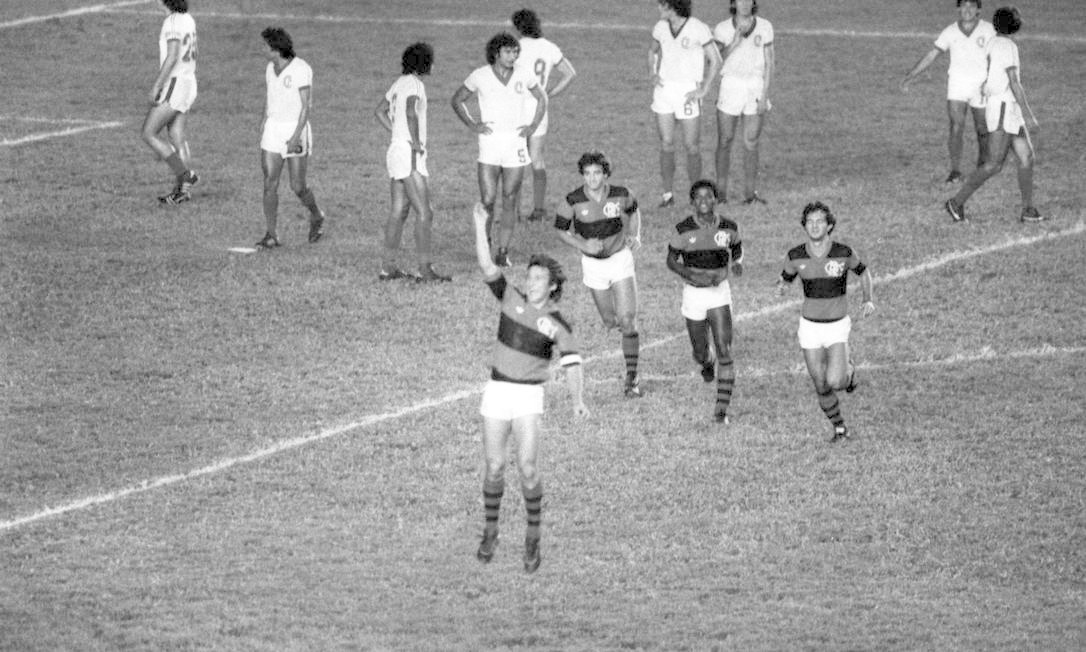 Zico fez, contra o Cerro Porteño, um de seus 16 gols internacionais pelo Flamengo Foto: Eurico Dantas/14.07.1981