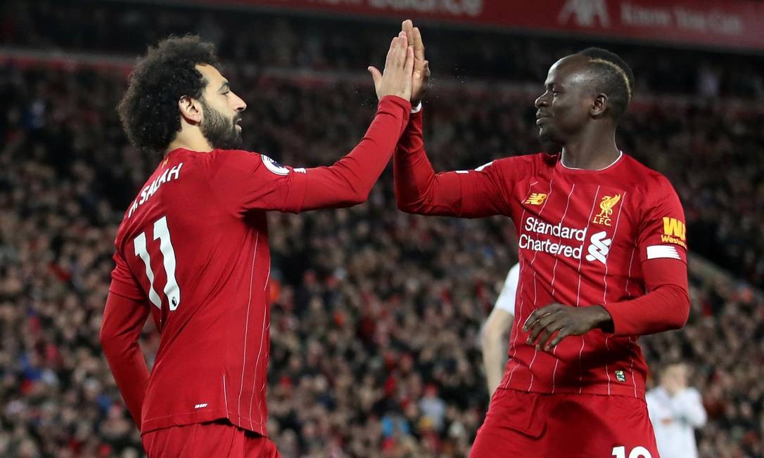 Salah e Mané comemoram gol do Liverpool Foto: CARL RECINE / Action Images via Reuters