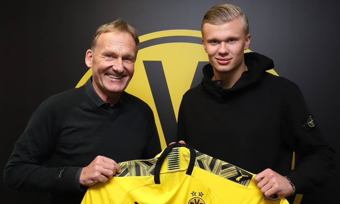 Haaland foi contratado pelo Borussia Dortmund Foto: JOEL KUNZ / AFP