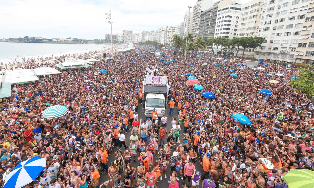 Bloco da Favorita no desfile na orla de Copacabana no carnaval de 2017 Foto: Marco Antônio Teixeira / Divulgação Riotur
