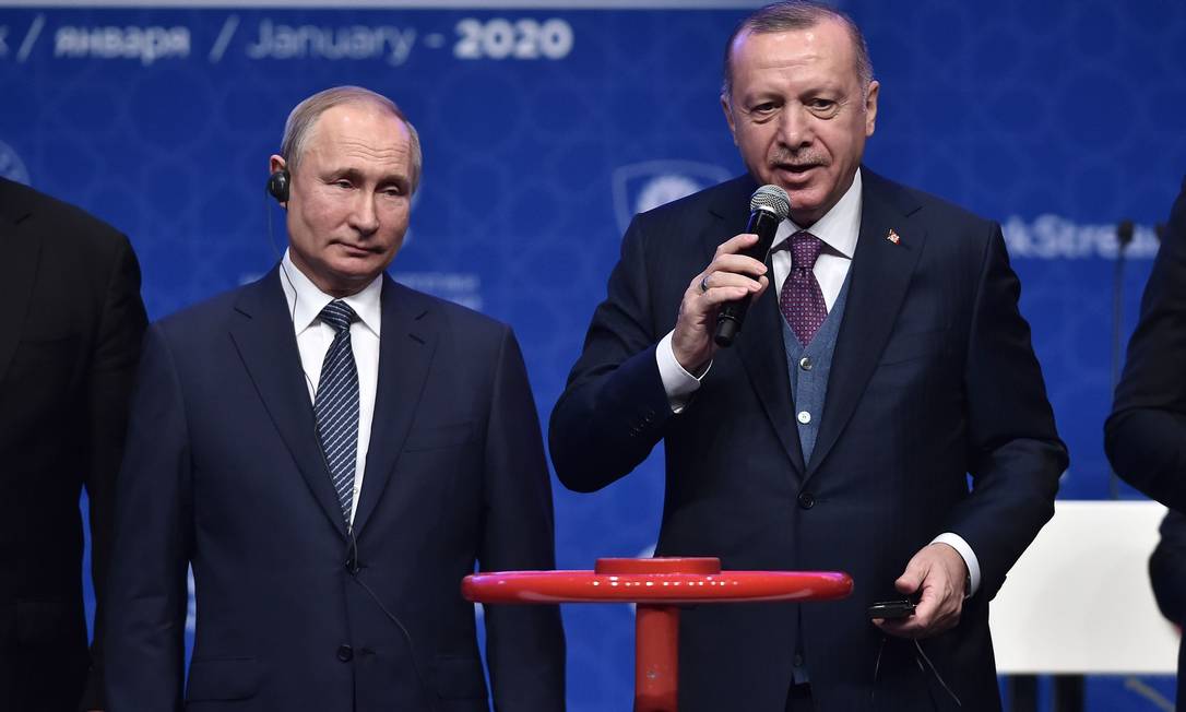 Encontro entre Erdogan e Putin em Moscou para encontrar uma