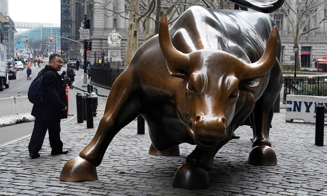 Touro de Wall Street, escultura em Nova York que representa a tendência altista do mercado financeiro Foto: Carlo Allegri / REUTERS/16-01-2019
