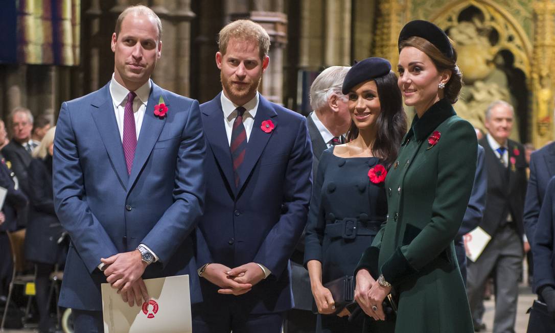 A partir da esquerda: os príncipes William e Harry, Meghan Markle e Kate Foto: WPA Pool / Getty Images