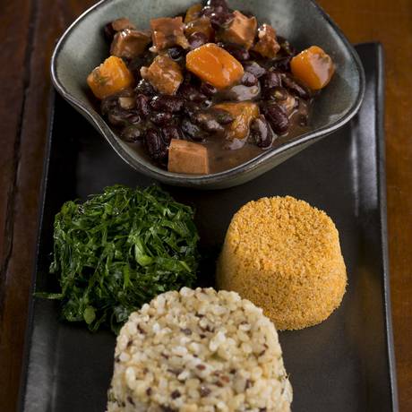 Naturalie Bistrô: feijoada veggie Foto: Divulgação/Alexander Landau