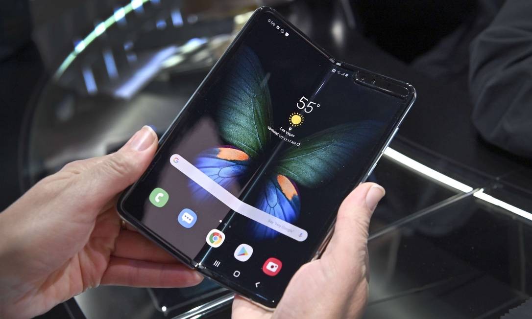 Galaxy Fold Celular Dobr vel Da Samsung Chega Ao Brasil Por R 13 Mil